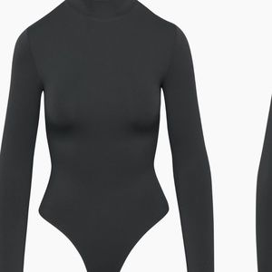 Aritzia Babaton Contour bodysuit